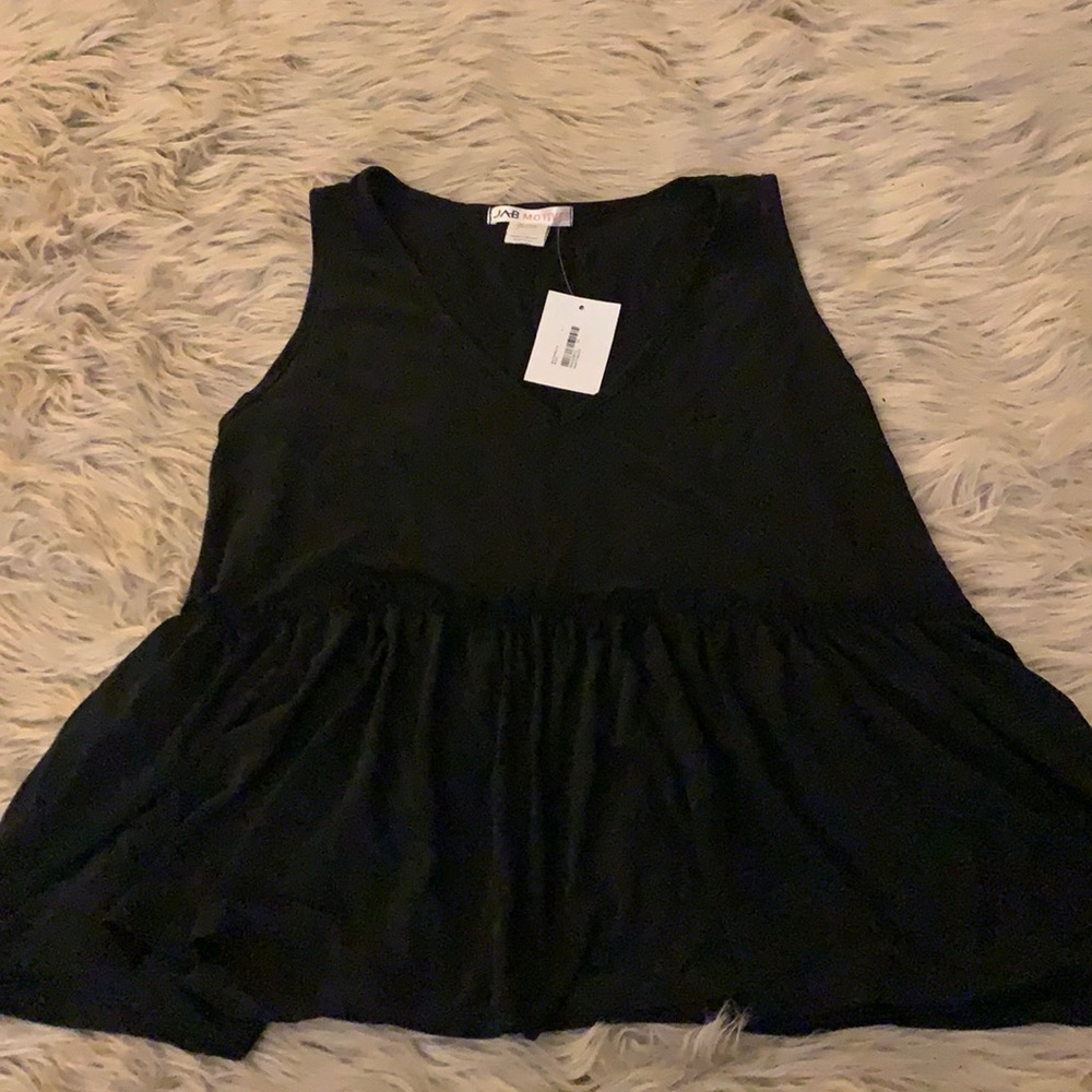 Black flow top
